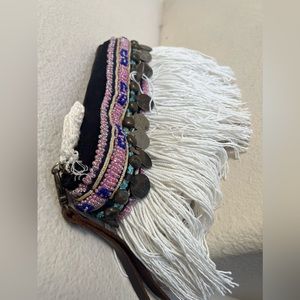 - Elliot Mann White‎ clutch bag with Fringed